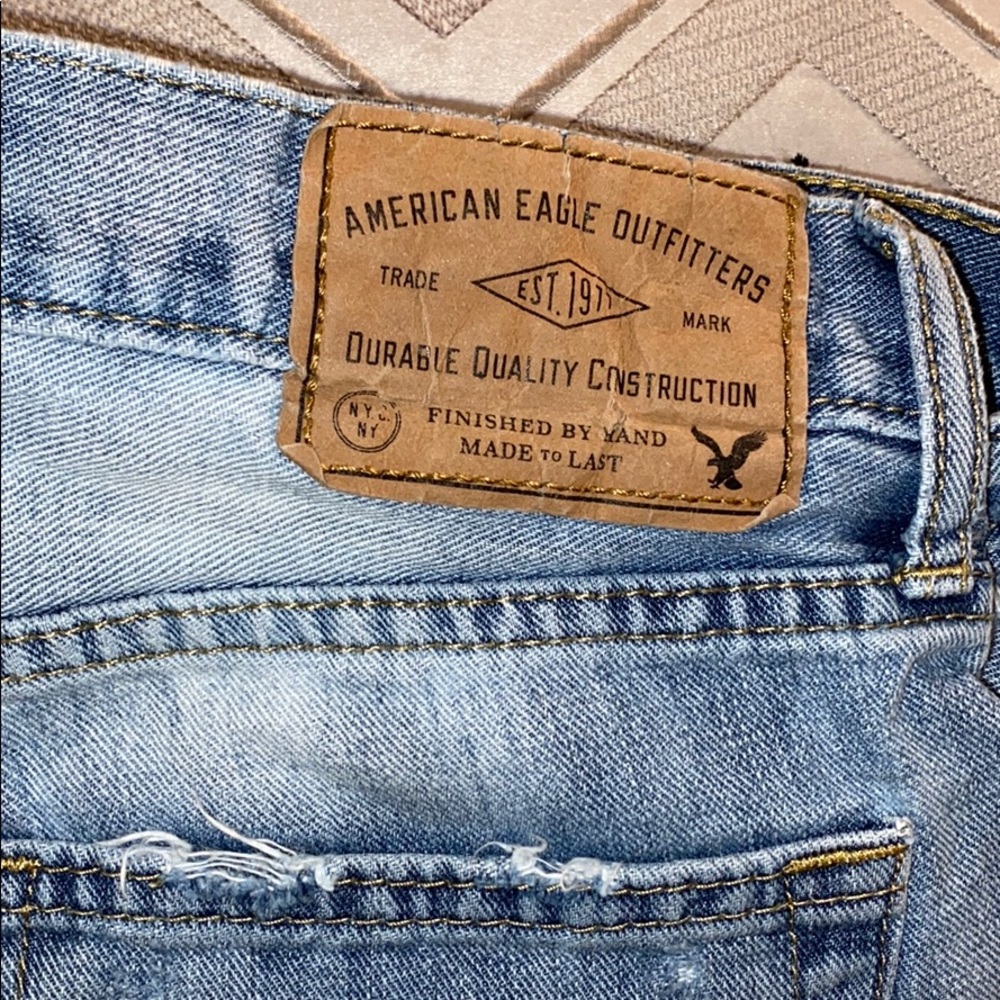 American Eagle men’s jeans